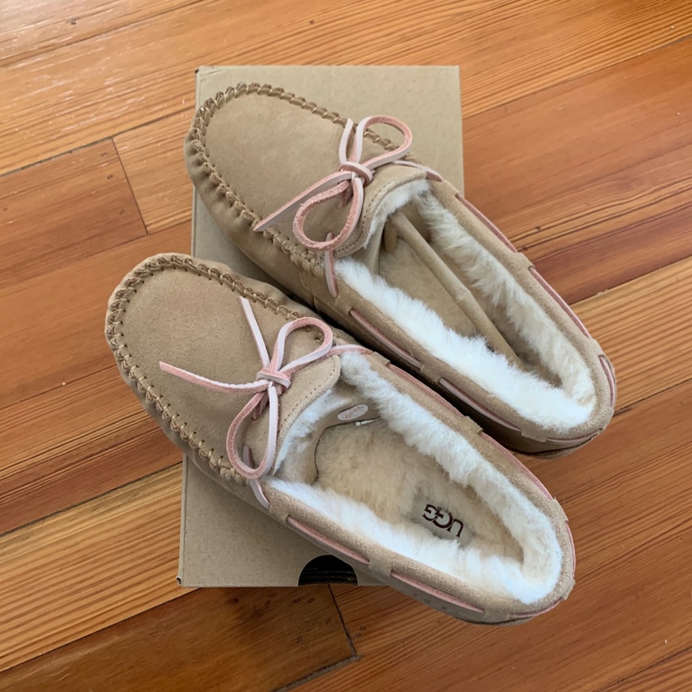 Ugg Dakota Moccasin Slippers, Women’s size 8